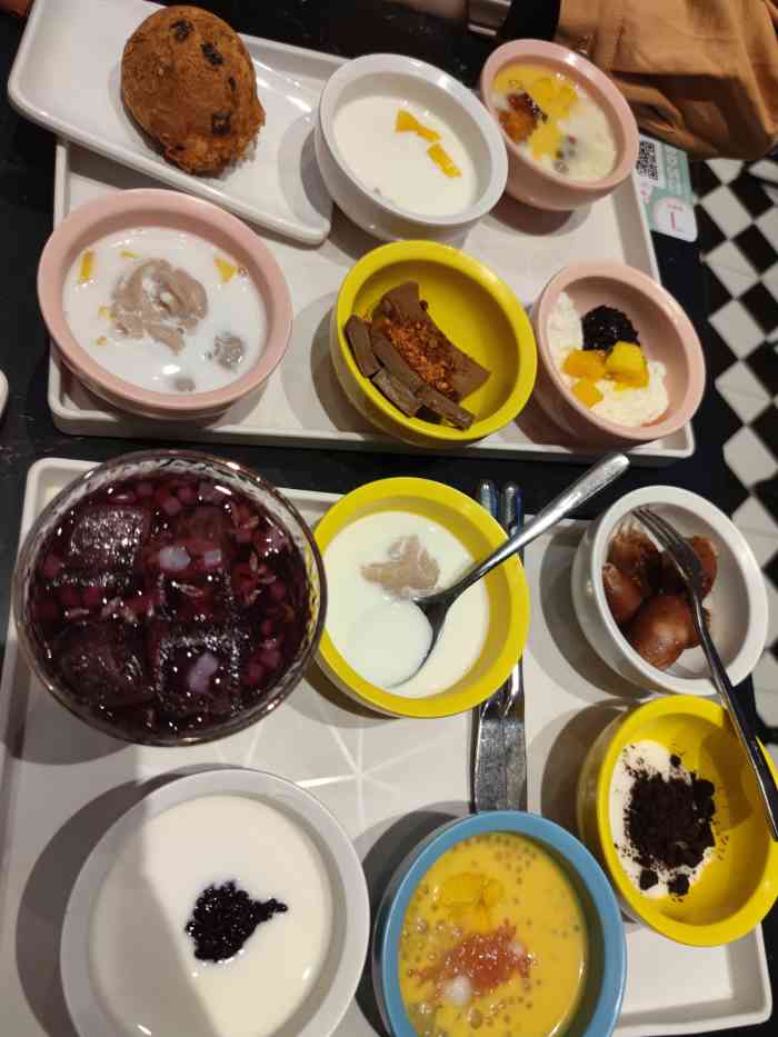 拾光·小碗甜品(科华店)-"点的榴莲忘返和爆爆珠杨枝甘露,味道还不错.