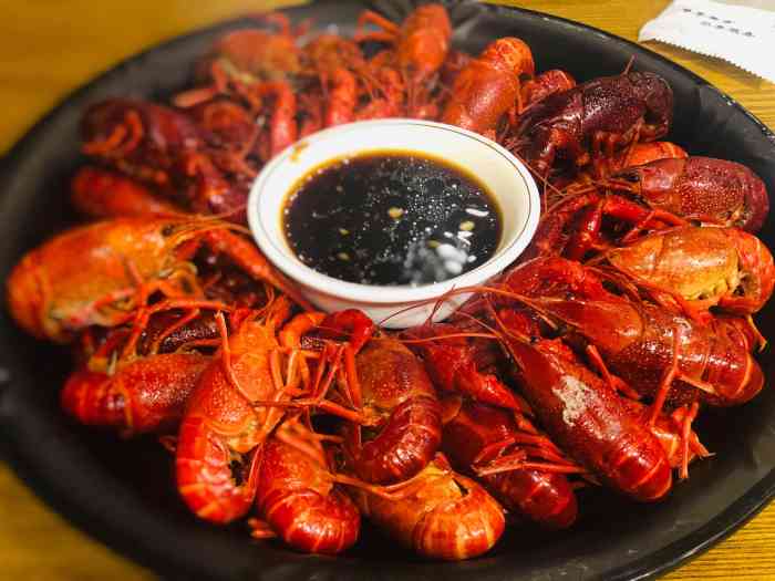 霸王龙虾(东大街店)-"位置比较好找,油焖龙虾和清蒸龙虾的味道也.