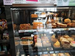 面包甜点陈列柜-星巴克(天津工华道智慧山店)
