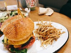 -HELLO 27 意面·沙拉·帕尼尼