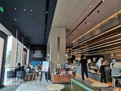 大堂-星巴克臻选(上海虹桥新天地三店)
