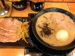 豚骨拉面+叉烧+溏心蛋+笋-博多一幸舍(侨福芳草地购物中心店)