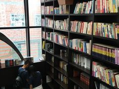 -钟书阁(松江泰晤士小镇店)