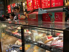 面包甜点陈列柜-星巴克(北京环球金融中心店)