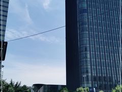 -上海跨国采购会展中心