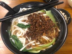 -丽虹云南过桥米线(兴工街店)