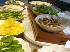-金滏山烤肉·海鲜·火锅自助餐厅(襄阳万达店)