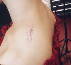 -明星刺青·洗纹身