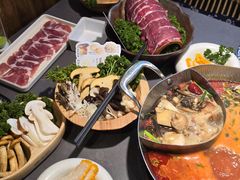 -楠小云·云南鲜菌·鲜牛自助火锅(九眼桥店)