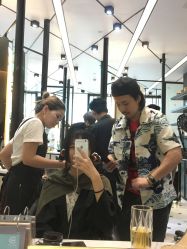 -HAIR CORNER