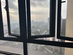 -欧辰国际酒店(重庆欢乐谷轻轨站店)