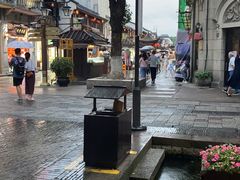 -猫的天空之城概念书店(杭州南宋御街店)