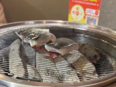 -围炉肉舍•炭烤活鳗•丹东海鲜烤肉(步行街店)