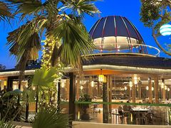 -茅草房·河畔园林火锅