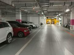 -虹桥天地-停车场