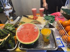 -吴山路夜市