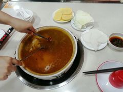 -烧哥美蛙肥肠鱼火锅·十五年社区店