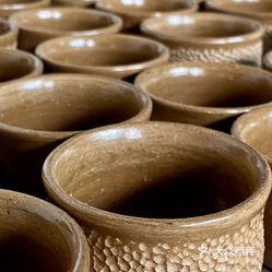 剑川白族土陶传习所董月畅黑陶