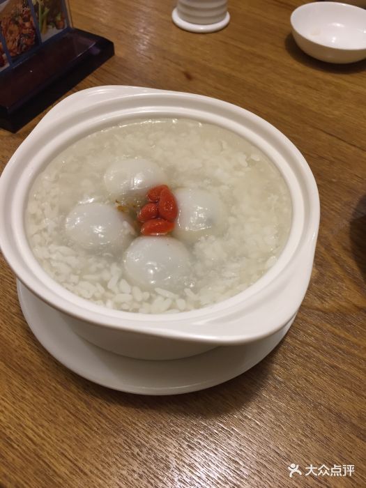 品大三(科巷店)-酒釀芝麻湯圓-菜-酒釀芝麻湯圓圖片-南京美食-大眾