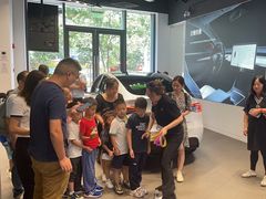 -TESLA 特斯拉(上海太古汇体验店)