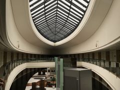 -上海滴水湖皇冠假日酒店