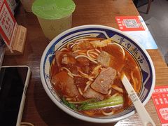 招牌红煨牛腩粉-鑫花溪牛肉米粉(苏州中心店)