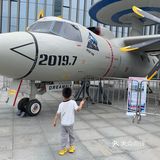 大融城航天展，孩子可以体验开飞机的感觉