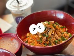 椒麻鸡丝凉面-面上有光