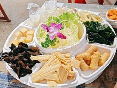 -鸡遇虾煲干锅火锅(小寨金莎店)