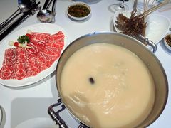 招牌松茸清汤底-洋房火锅(新天地店)