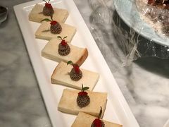 鹅肝泥烤面包-雀蓝川菜(奥体广场店)