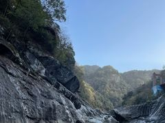 -燕子河大峡谷天坑仙境