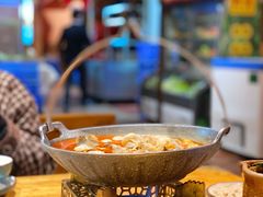 思茅酸汤鱼片-老滇山寨•云南特色菜•地方菜•民族风情歌舞表演(金碧店)