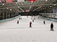 -乔波室内滑雪场