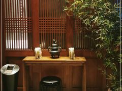 -八府香鸭·啫啫煲(华山路店)