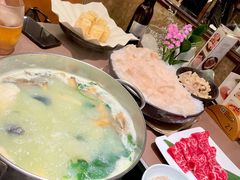 加拿大象拔蚌-協成海鮮火鍋(老店)