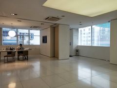 -卡罗酒店(东门晒布地铁站店)