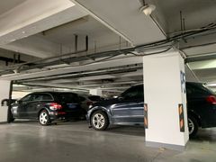 -大宁国际商业广场-地下停车库