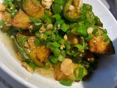 -阿瓦山寨·湘菜现炒·剁椒鱼头王(咸阳总店)