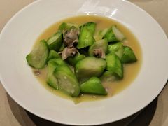 原汤蛤蜊煮广东胜瓜-皇朝会.经典传统粤菜(外滩店)