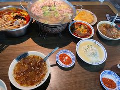 -肖四女乐山跷脚牛肉(南汇大学城生活广场店)