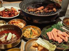 -草家酱蟹炭火烤肉店(珲春南路一店)