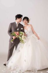 -雪中彩影婚纱摄影·微光艺术中心