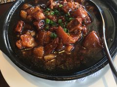 咸鱼腩肉煲-蜈支洲岛珊瑚酒店临海阁中餐厅