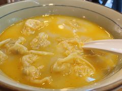 金汤黄鱼馄饨-蟹黄鱼·楼上面馆(外滩中央旗舰店)