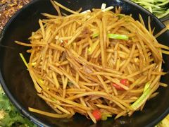 -老码头黑皮肘子锅包肉熏酱水饺(文政街店)