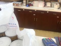 -红宝石·鲜奶小方·海派西点房(金杨店)
