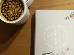 -新华里咖啡书吧(新华书店小寨店)