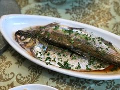 -鸿一饭店(隐秀路店)