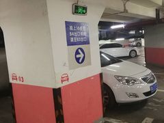 -中山公园-龙之梦停车场